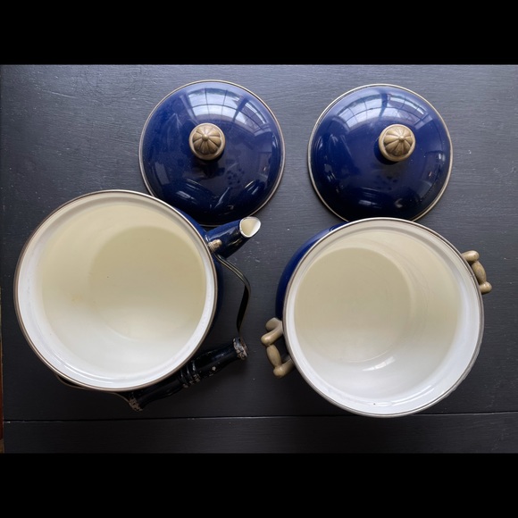 Farmhouse style Vintage ceramic cobalt blue enamel teapot and matching pot - Picture 2 of 2